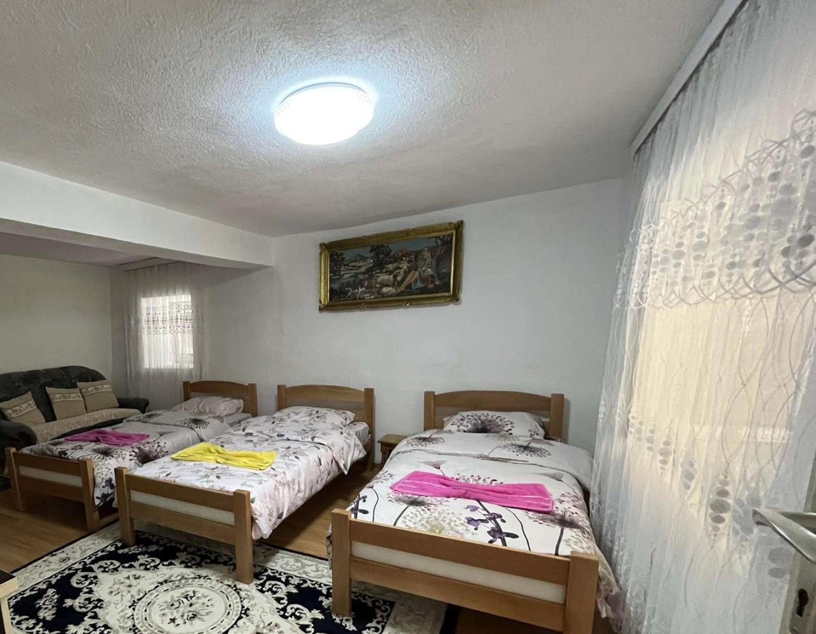 Guest House Guri Vuthaj Zewnętrze zdjęcie