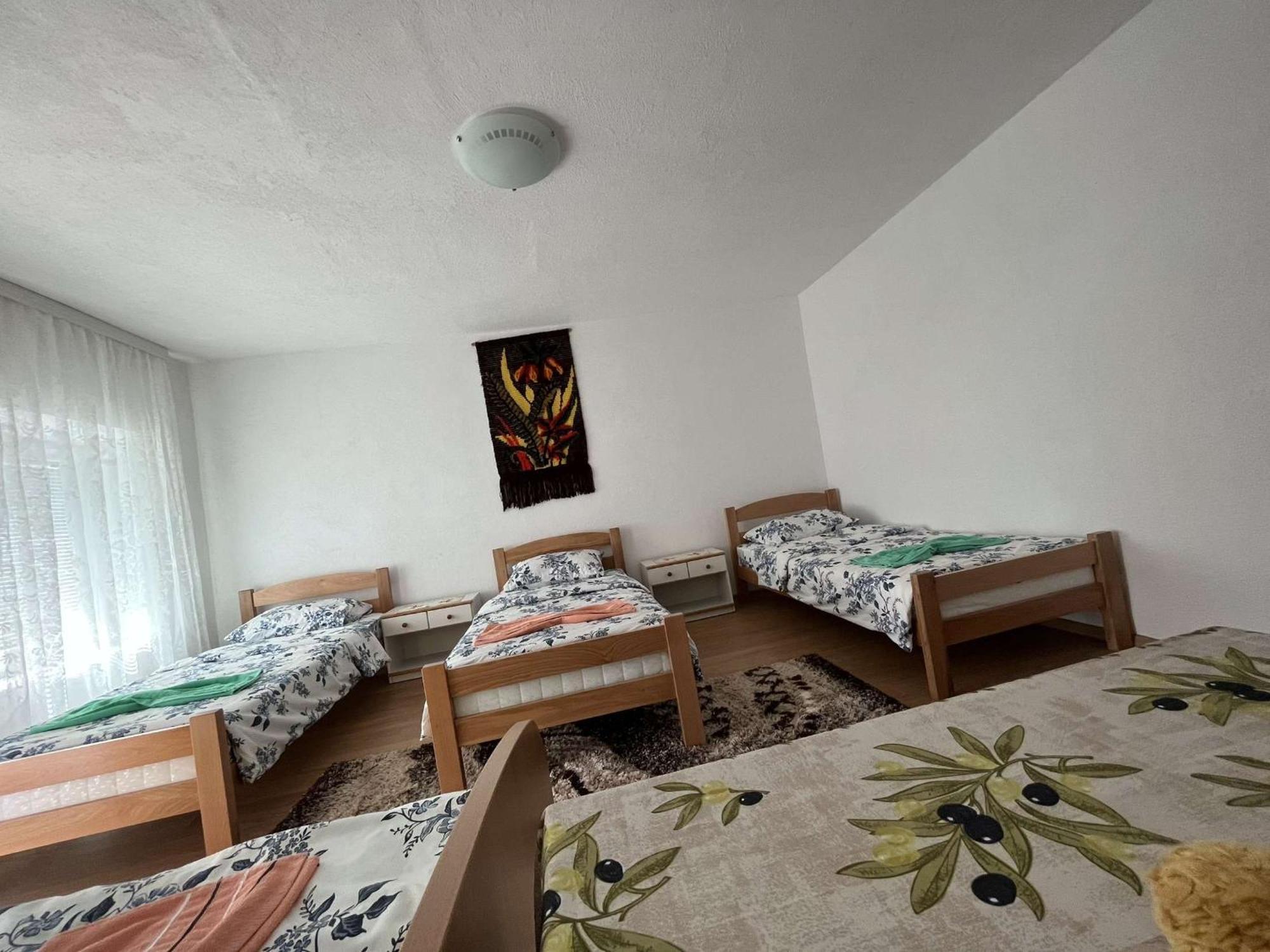 Guest House Guri Vuthaj Zewnętrze zdjęcie